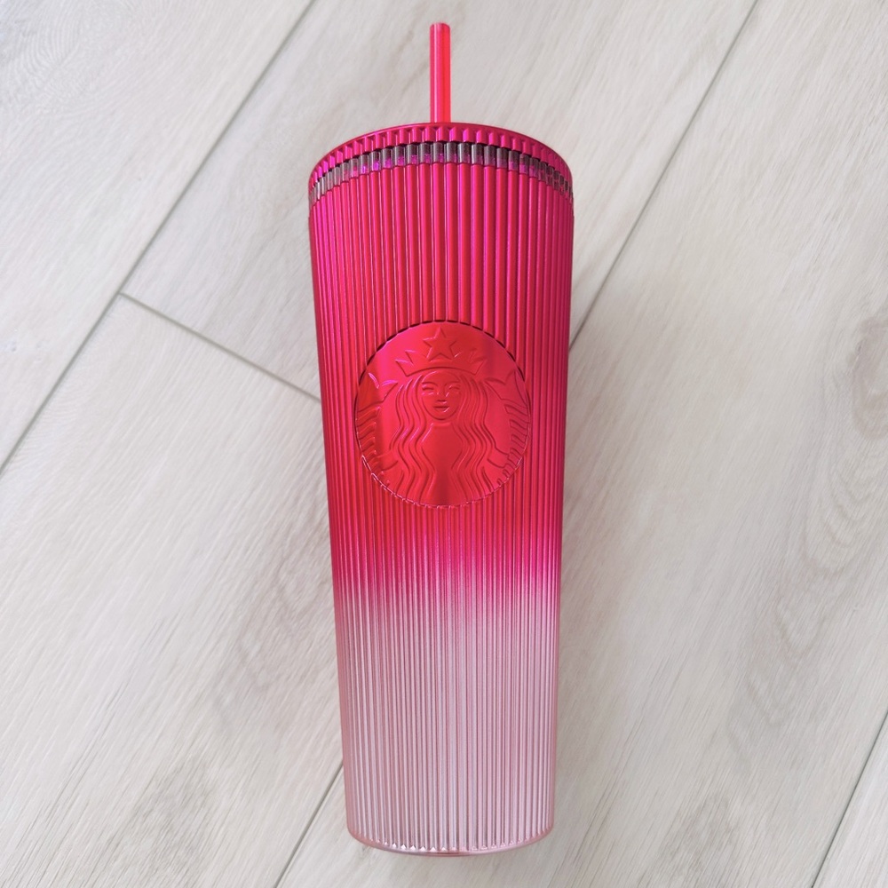 Starbucks Venti Pleated Cold Cup 24oz Red Pink Ombre NWT